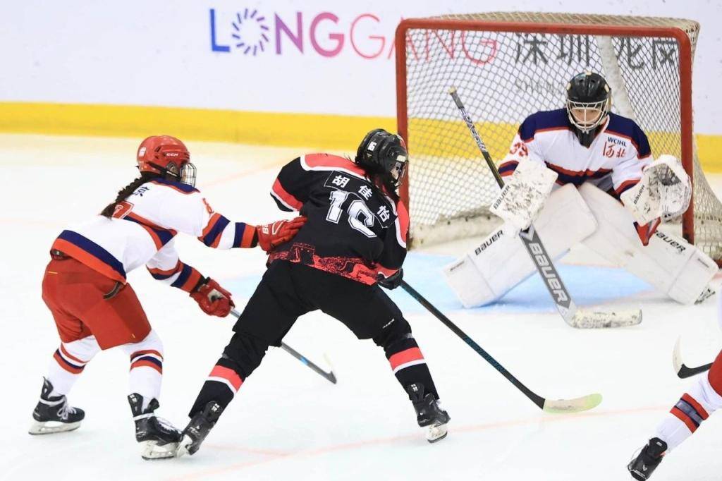 冰球小组赛落幕,强队悉数晋级 冰球小组赛落幕,强队悉数晋级