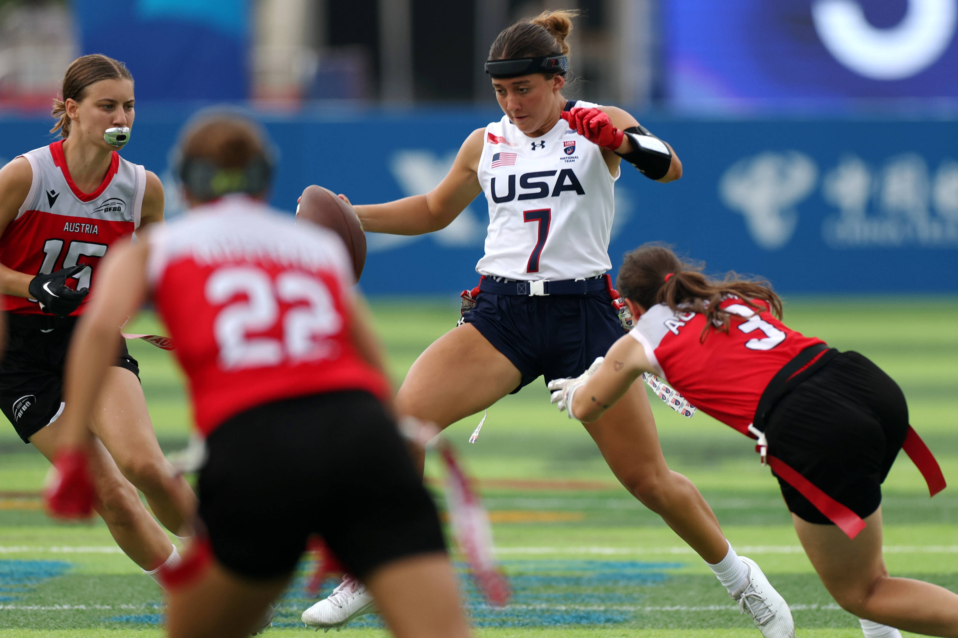 包含橄榄球球员突破自我,表现堪称完美的词条 包含橄榄球球员突破自我,表现堪称完美的词条