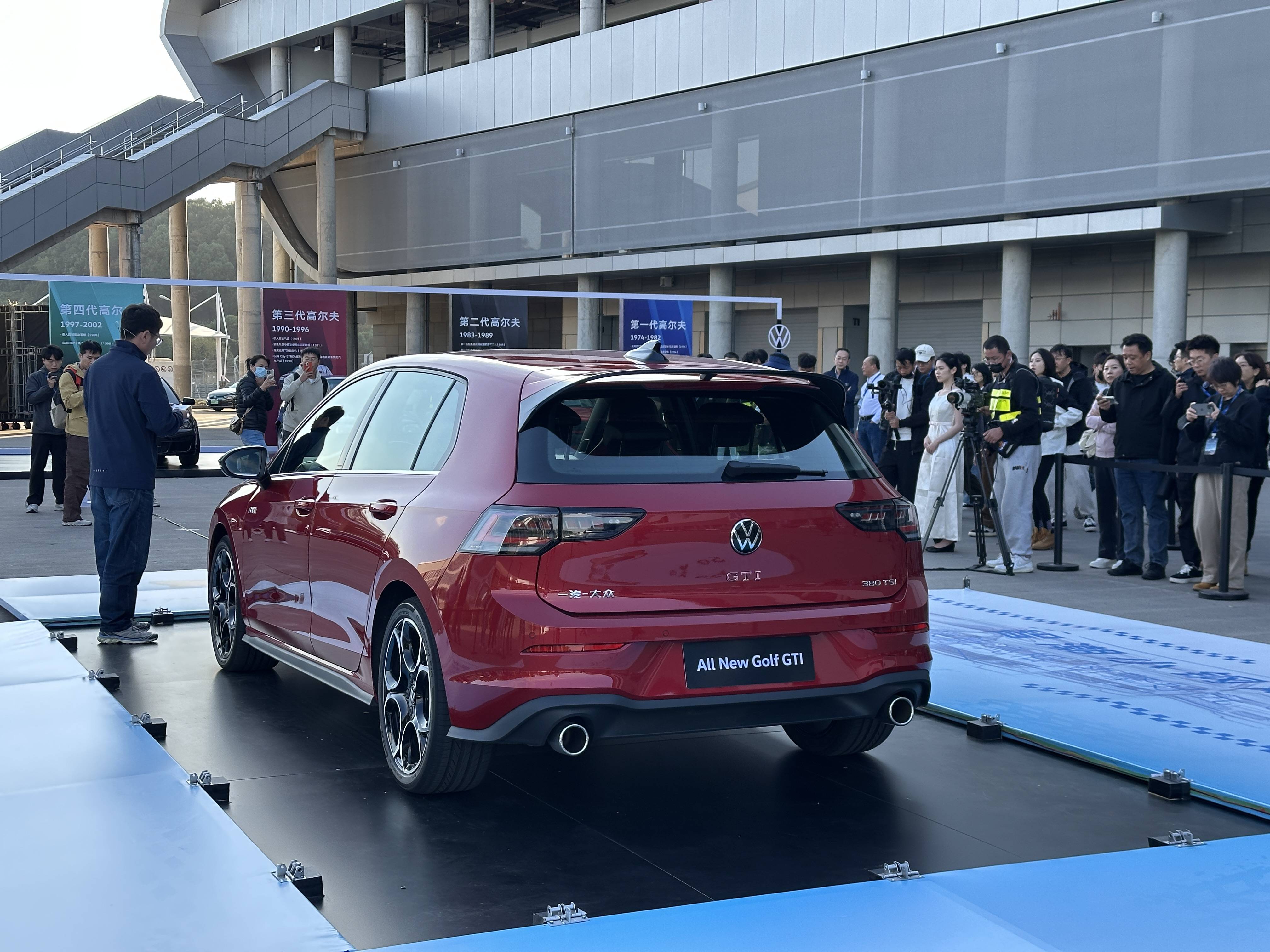 关于高尔夫战术调整奏效，成功扭转局势的信息