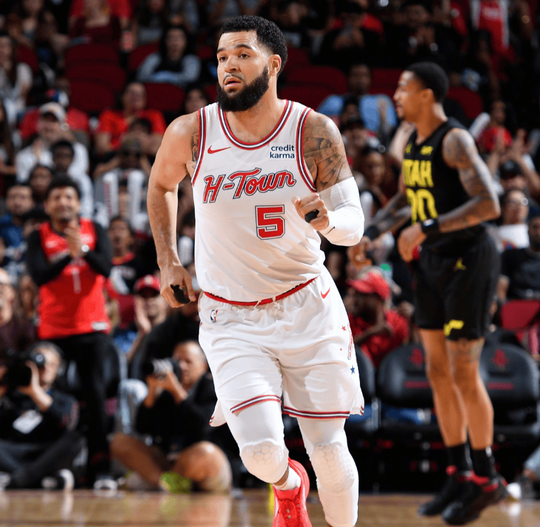 福建队险胜爵士，范弗利特状态火热的简单介绍