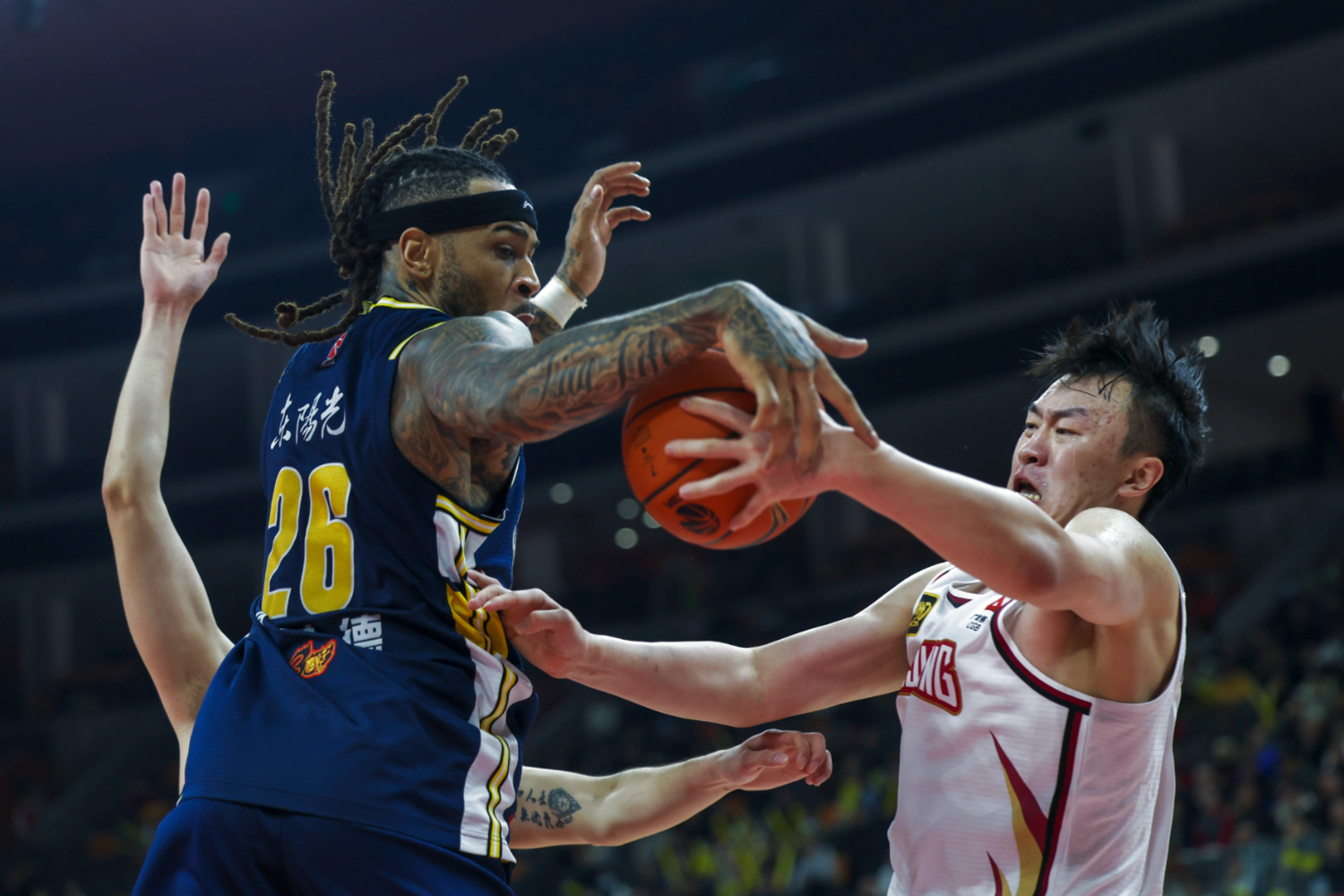 广东队鏖战青岛队,杜兰特扛起全队 广东队鏖战青岛队,杜兰特扛起全队