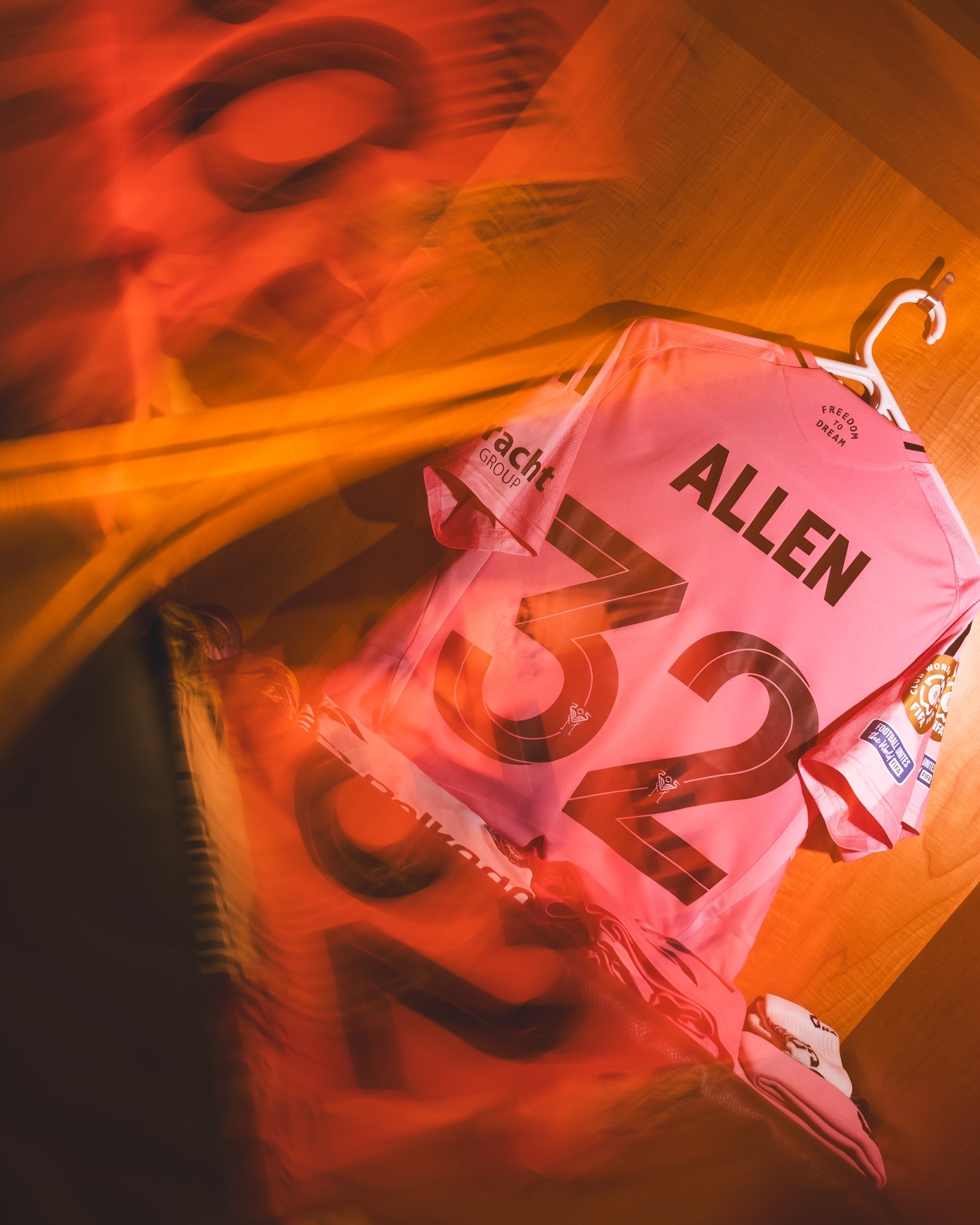 AC米兰轻取马赛，梅西关键制胜