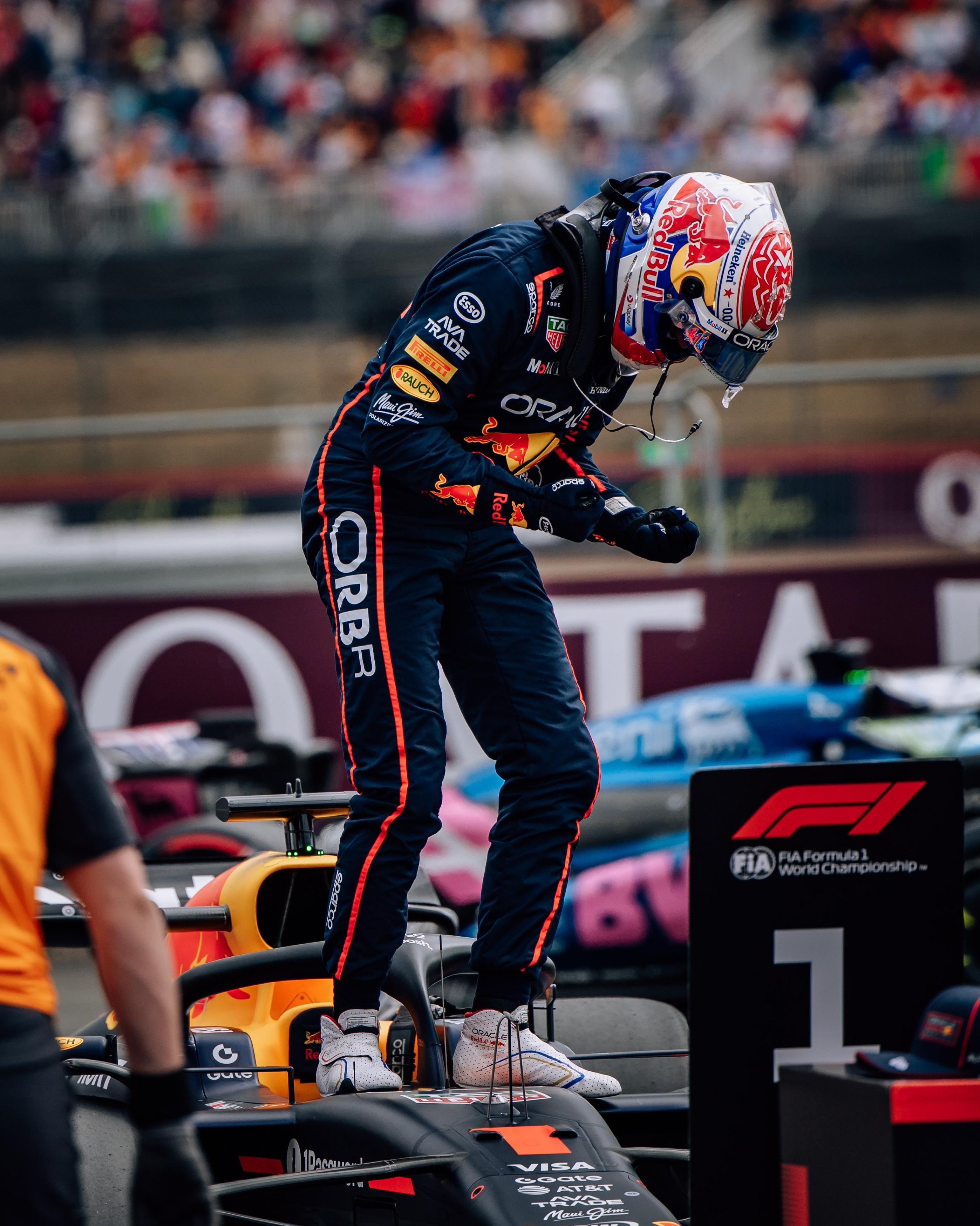 红牛二队碾压哈斯车队，维斯塔潘惊艳四座