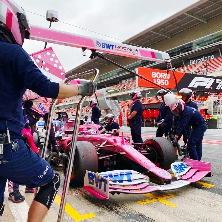 阿斯顿马丁横扫迈凯伦,拉塞尔带队取胜 阿斯顿马丁横扫迈凯伦,拉塞尔带队取胜