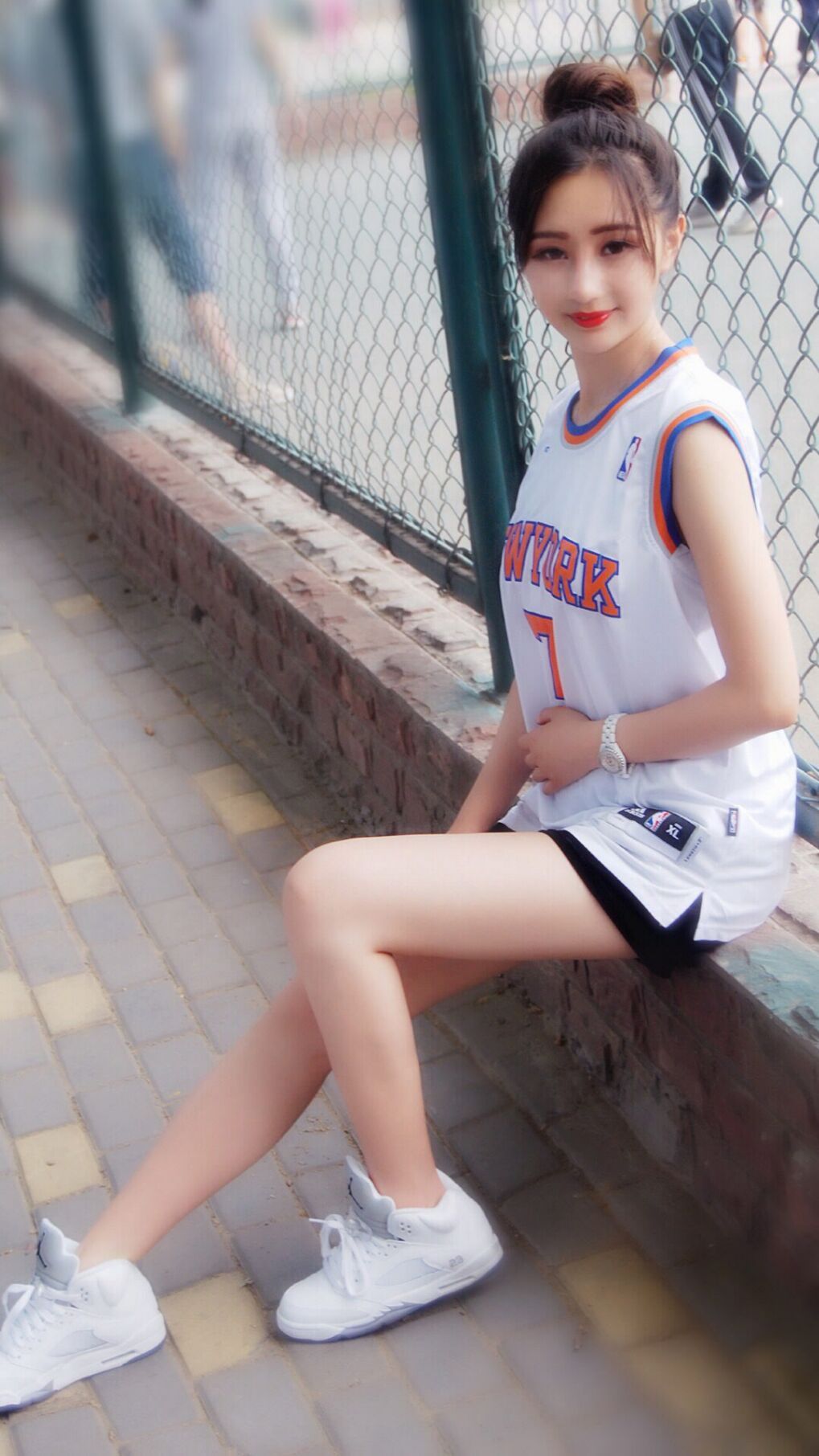 体育双响炮，F1揭幕战燃爆速度之巅，多特蒙德加时鏖战力克比利时黑马