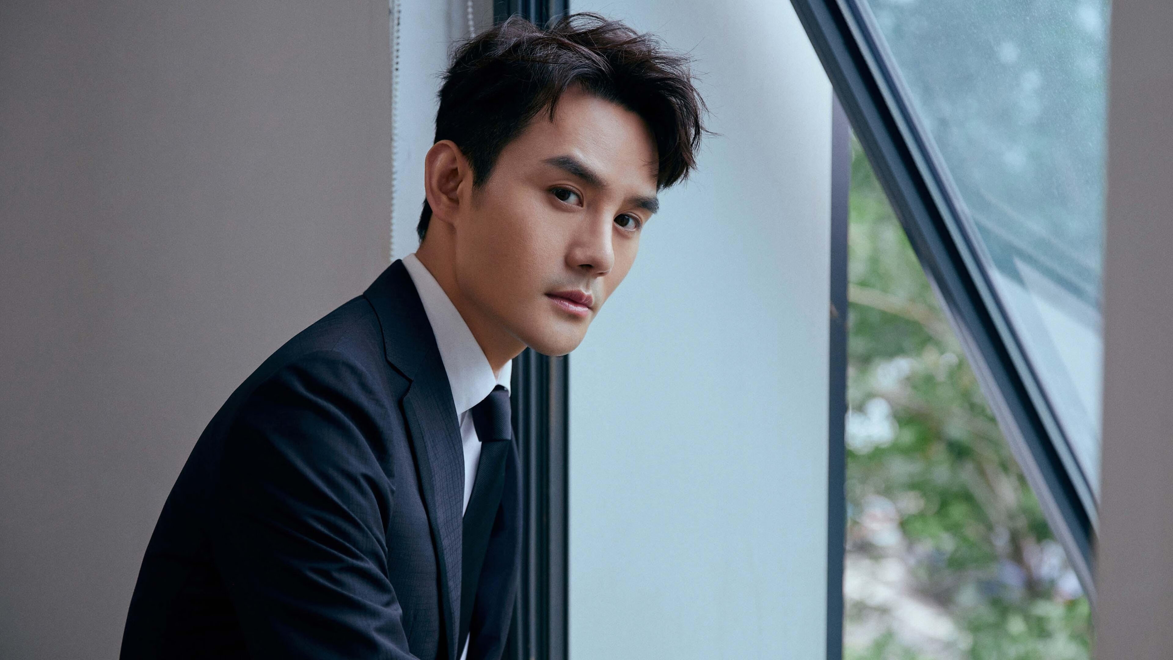 南北双线，当德甲争冠战火燎原，里昂在伊比利亚的暮色中轻取葡萄牙