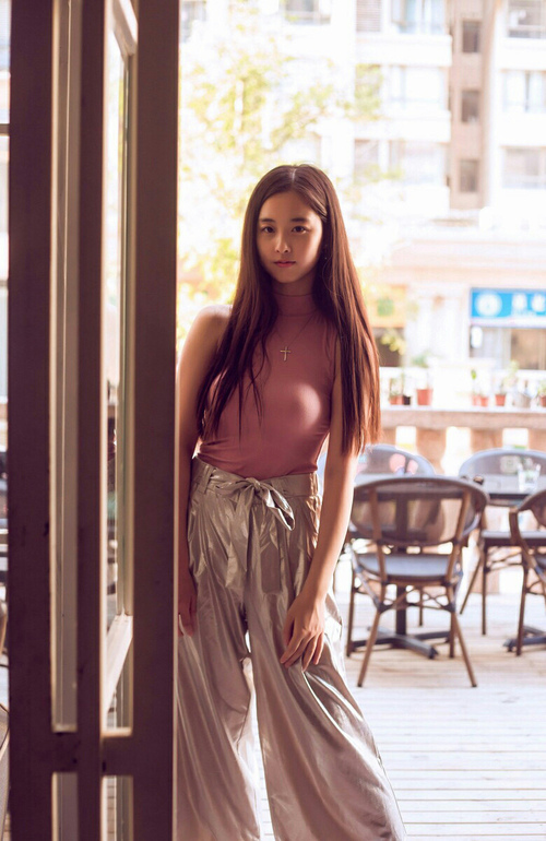 银色幽灵，布雷默在F1街道赛之夜的绝对统治