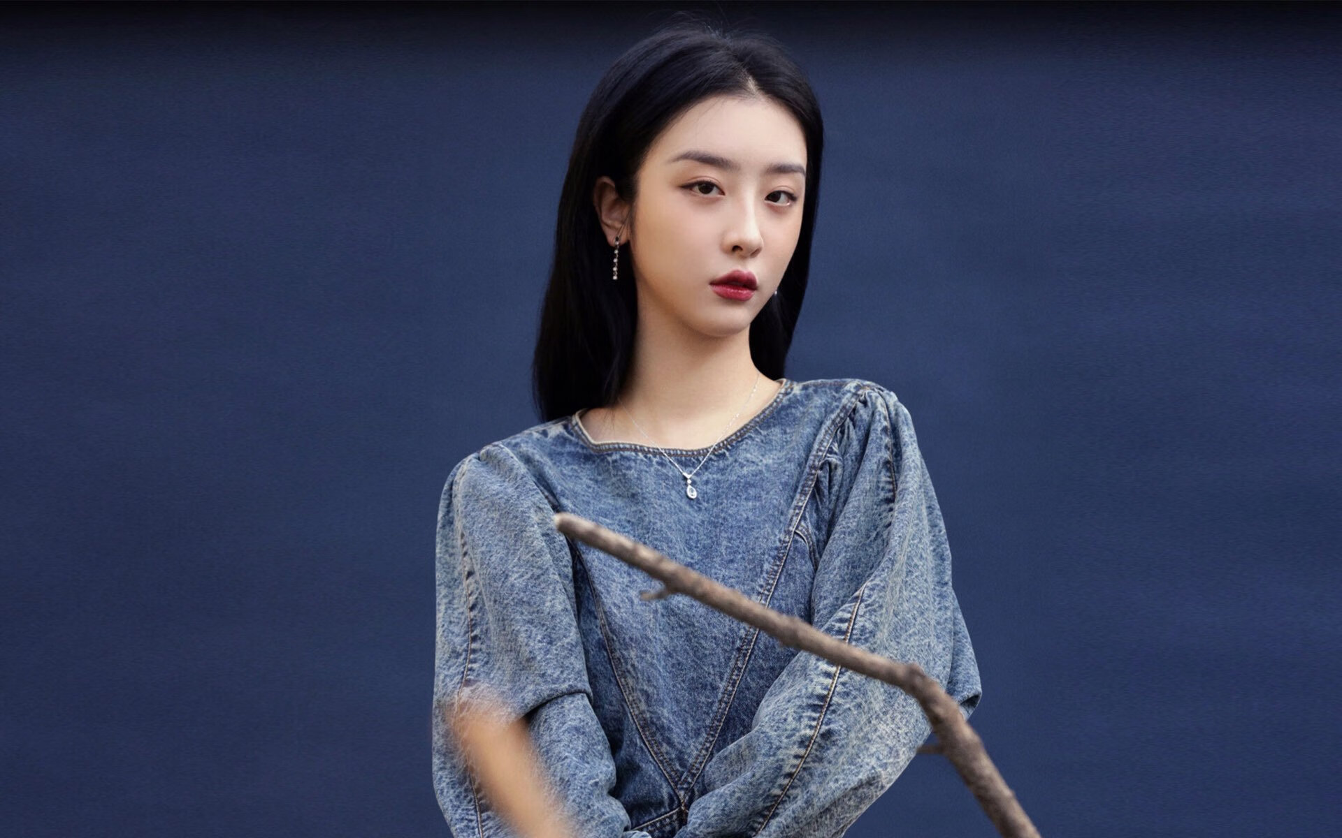 沙漠中的雷霆，当哈兰德化身北欧神话，澳大利亚用一场碾压式美学，为C组强强对话写下最狂暴的注脚